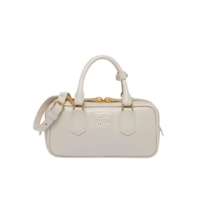 SA Miu Miu 아카디 로고 장식 토트 백 22X10.5X7.5Cm