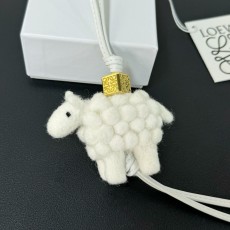 로에베  참 펠트 카프스킨 Sheep charm