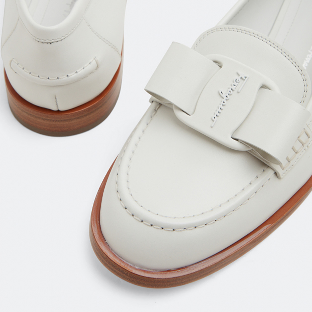 페라가모 Ferragamo Viva loafers