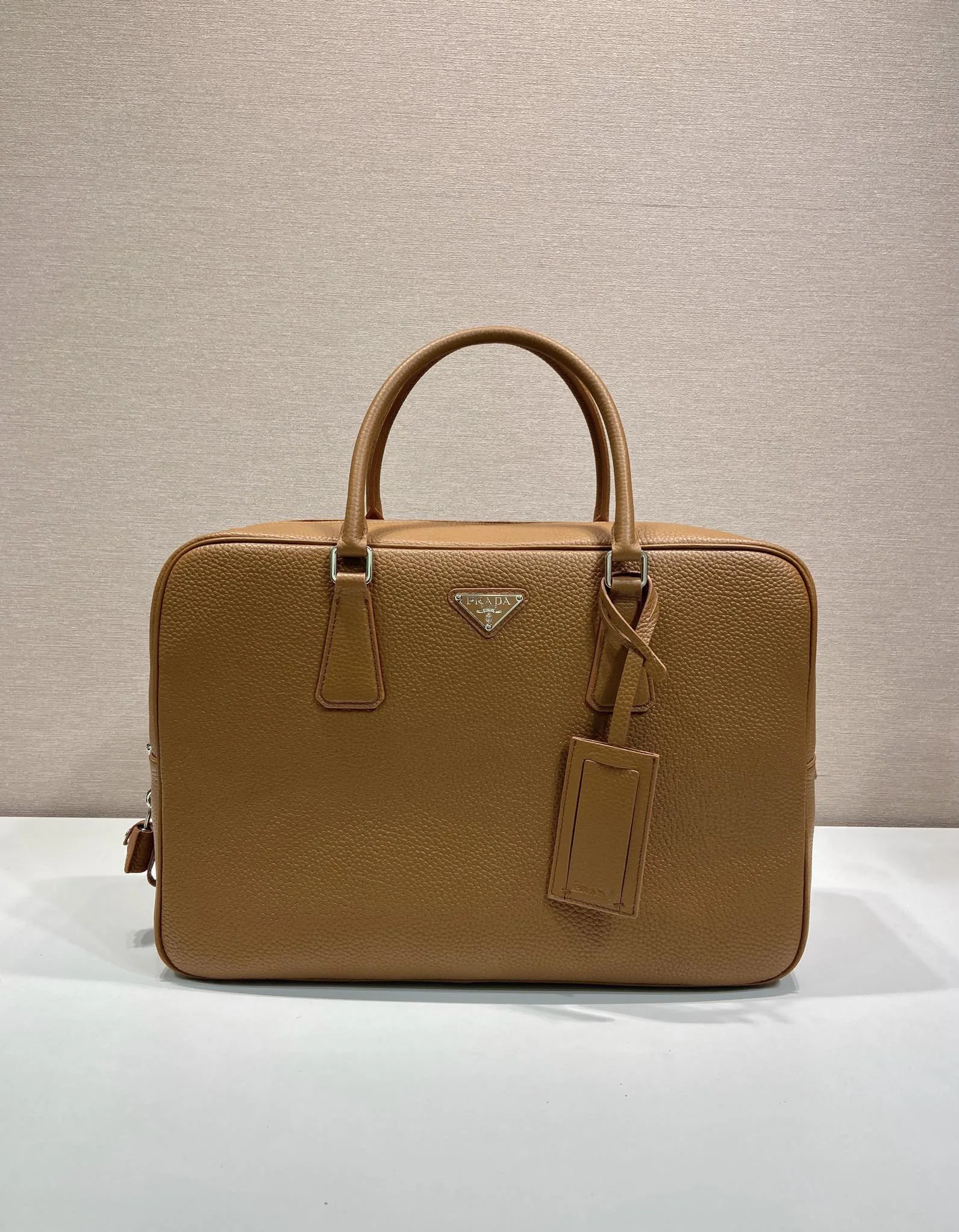 프라다 AW25 브리프케이스 2VE027 40x28x12.5cm