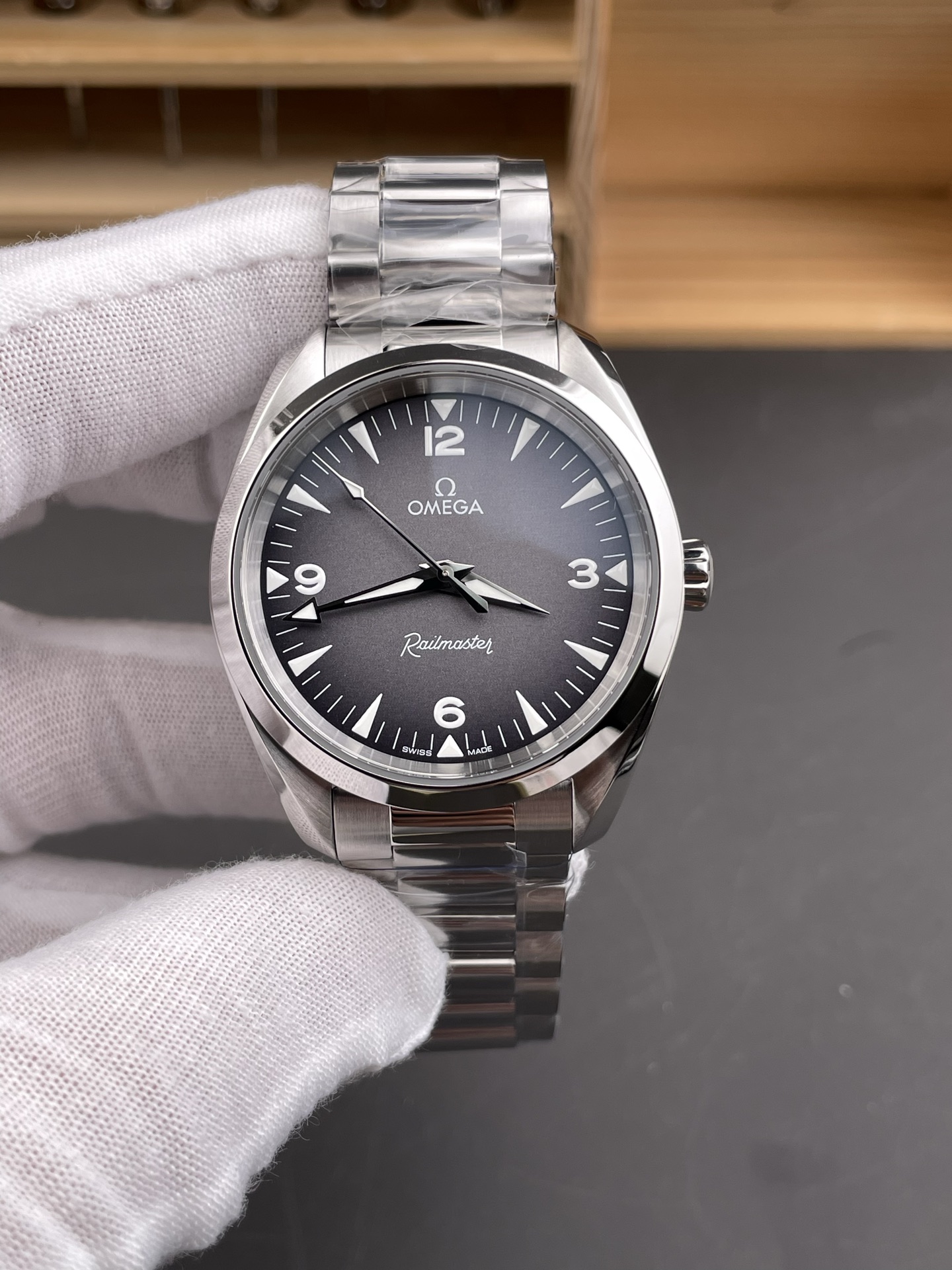 VS l 8806 l 38mm l 씨마스터 레일마스터 테라 150M  235.10.38.20.06.001