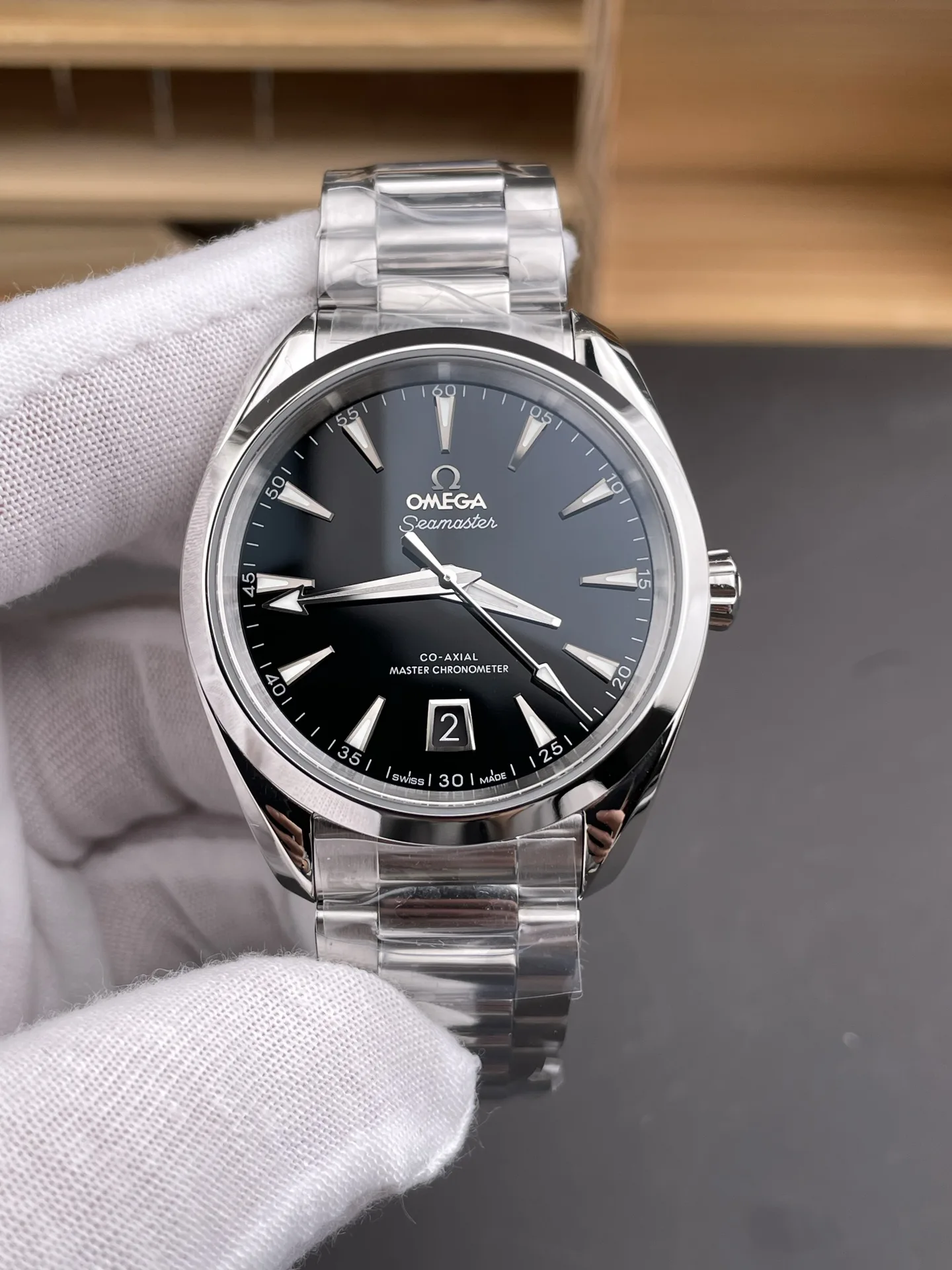VS l 8800 l 38mm l 씨마스터 레일마스터 테라 150M 220.10.38.20.01.004