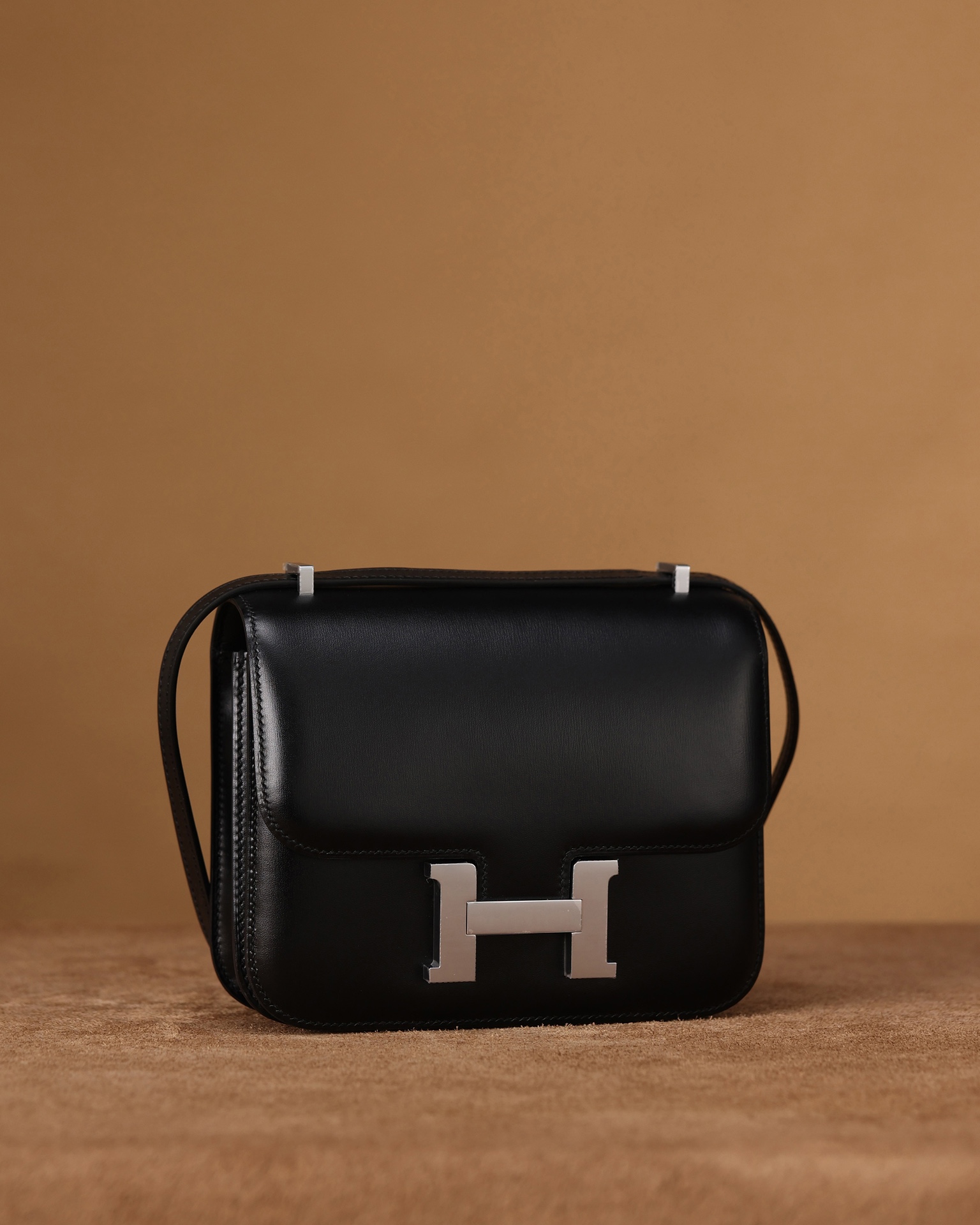 M9 Hermès Constance 19 BOX