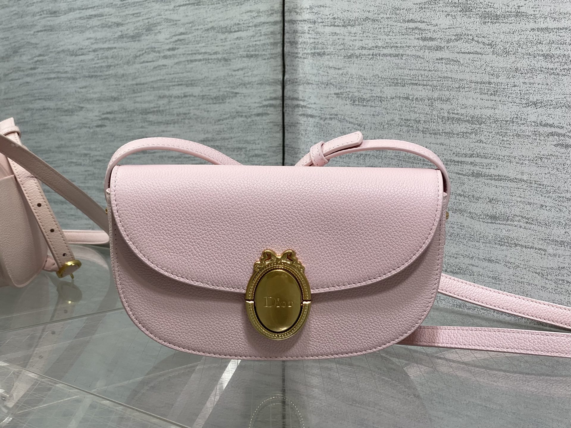 디올 메달리옹 플랩  백 스몰 M3919QDWP_M900 23*16*6.5cm