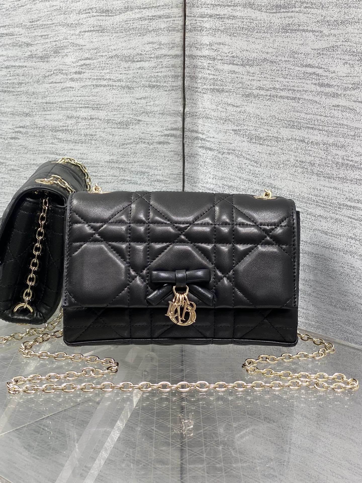 디올 Macrocannage 플랩 체인 미니 백  S2612OUWY_M900 21*11.5*7cm
