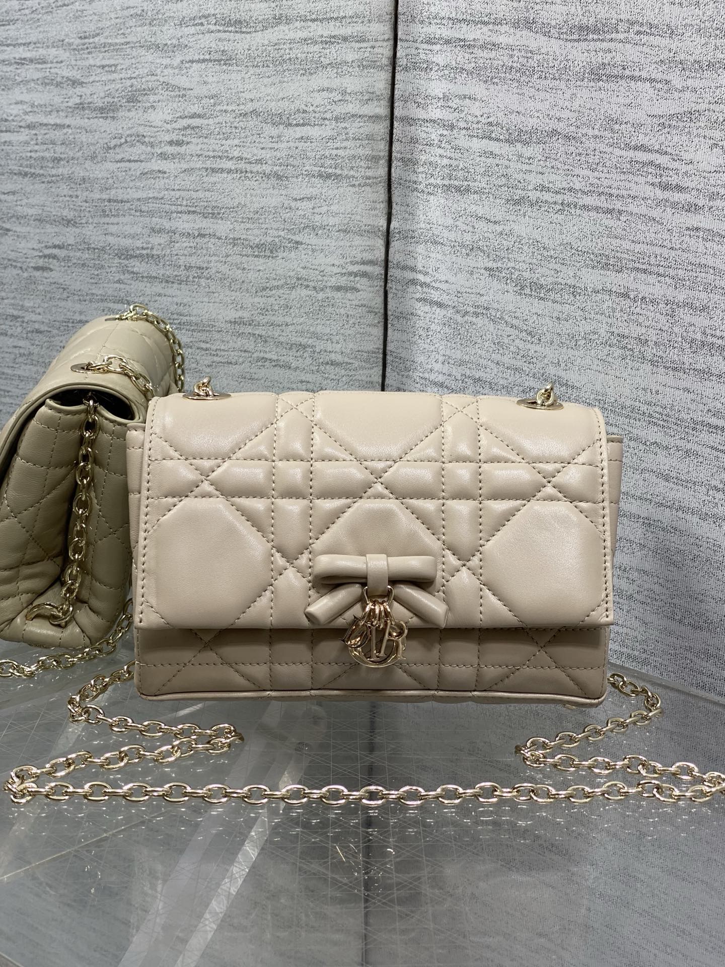 디올 Macrocannage 플랩 체인 미니 백  S2612OUWY_M900 21*11.5*7cm