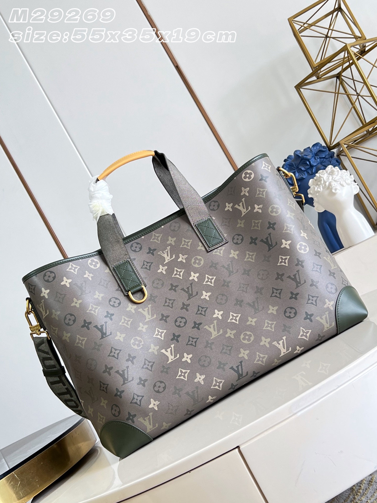 M29269 2026  Uptown Tote  55 x 35 x 19cm