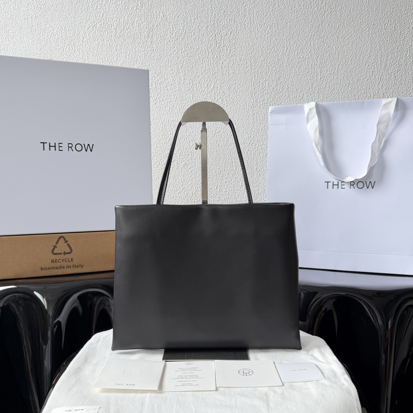 The Row Cecily Top Handle Bag 28x  21x  3cm