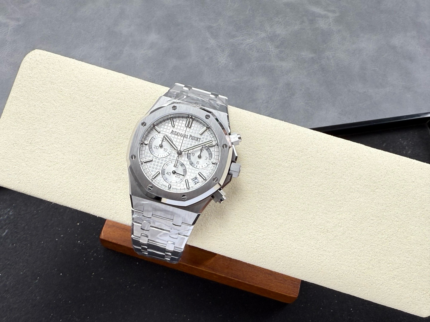 DDF l 41mm l 4401 무브먼트  l 오데마피게 로얄오크 26240