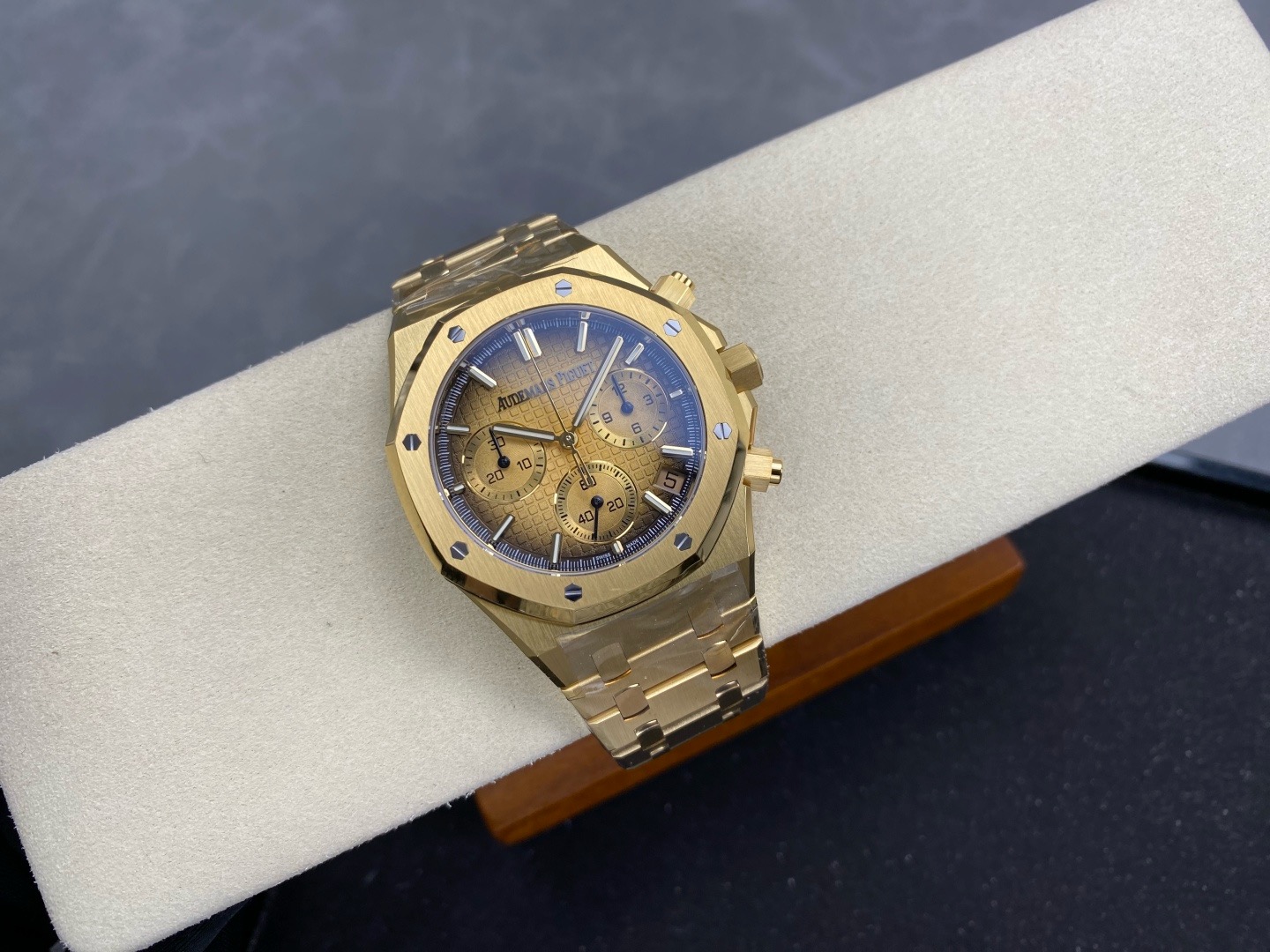DDF l 41mm l 4401 무브먼트  l 오데마피게 로얄오크 26240 203g