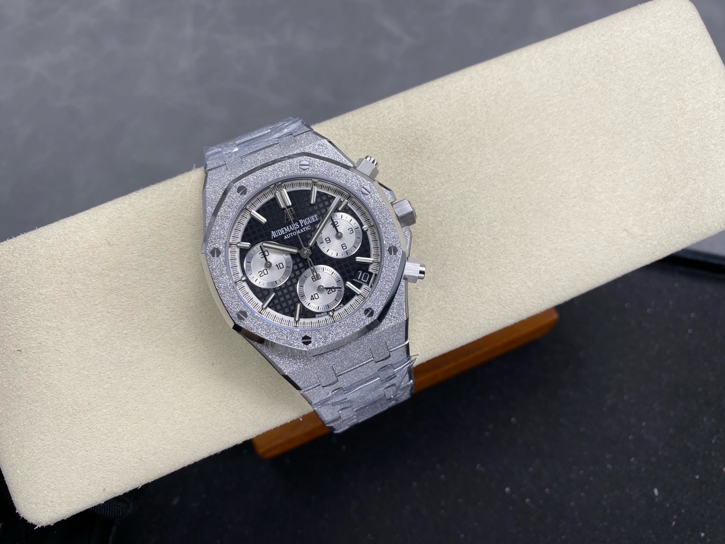 DDF l 41mm l 4401 무브먼트  l 오데마피게 로얄오크 26240 205g