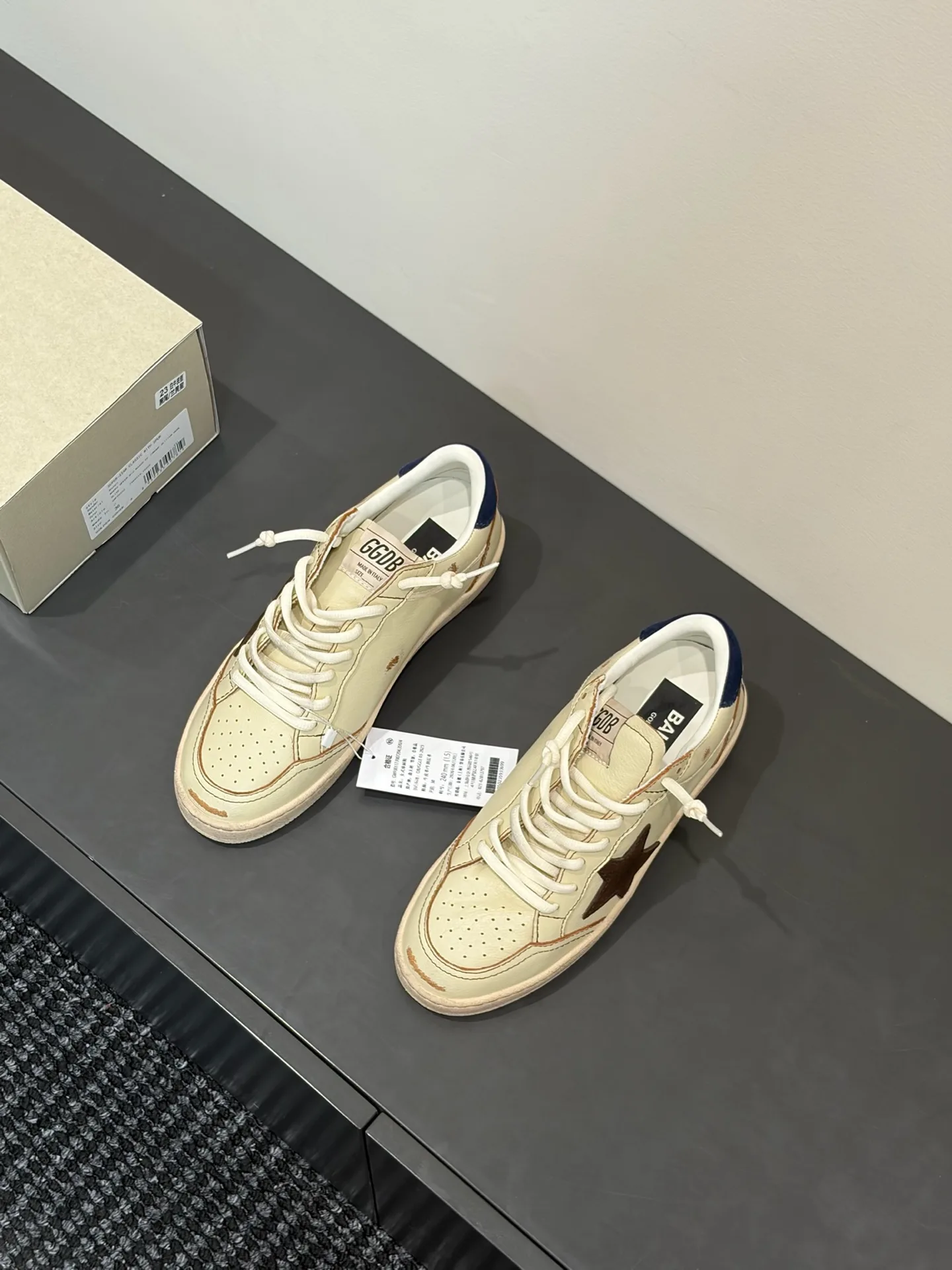 Golden Goose  스웨이드 힐탭 볼스타