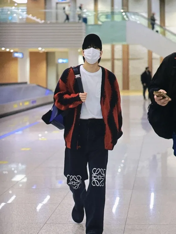 로에베 애너그램 배기 데님 진